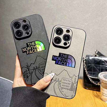 ブランド アイフォーン15 ultra スマホケース 